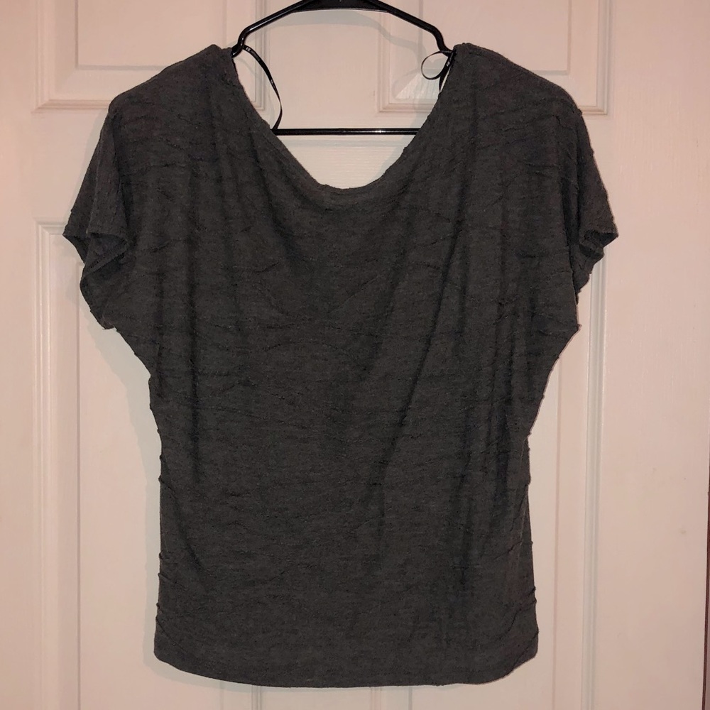 Gray soft cotton t-shirt with horizontal detailing